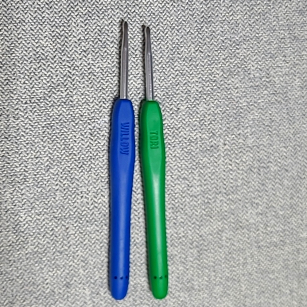 The Woobles - Willow & Tori 4mm Crochet Hooks